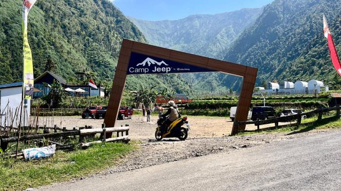 AREA KAMPING - Swiss Van Java di Desa Mlandi, Kecamatan Garung, Kabupaten Wonosobo, menyediakan area camping, Jumat (3/7/2026). Swiss Van Java Garung menjadi destinasi wisata baru di Wonosobo.