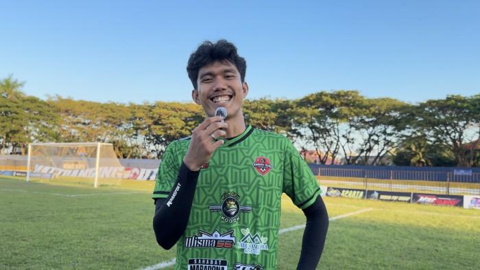 SIDRAPCUP 2026- Hilmansyah, Kiper PSM Makassar yang membela tim Amanah RD 99 FC pada turnamen final Sidrap Cup di Stadion Ganggawa, Kelurahan Lakessi, Kecamatan Maritengngae, Kabupaten Sidrap, Sabtu (27/6/2026). Amanah RD 99 FC berhasil memenangkan pertandingan dengan skor 2-0 melawan Kilau 99 FC.