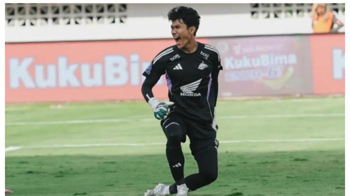 CLEAN SHEET - Kiper PSM Makassar Hilman Syah meluapkan emosi usai menepis peluang pemain Bhayangkara Lampung FC pada pekan 31 Super League 2025/2026 di Stadion BJ Habibie, Kota Parepare, Sulawesi Selatan (Sulsel), Senin (4/5/2026). Clean sheet menjadi tantangan PSM Makassar saat menantang Arema FC pada pekan 32 Super League di Stadion Kanjuruhan, Kabupaten Malang, Jawa Timur, Sabtu (9/5/2026).