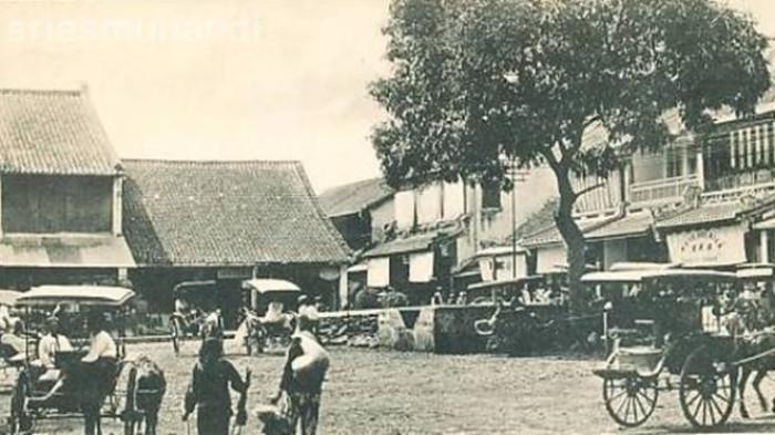 SEJARAH PASAR BOGOR - Berdiri sejak era VOC tahun 1770, Pasar Bogor berkembang pesat dari pasar informal menjadi pusat ekonomi regional berkat pembangunan Jalan Raya Pos dan jalur kereta api.