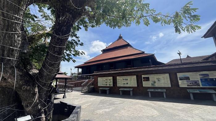 Suasana Masjid Kampung Laut di kawasan Laman Warisan Kampung Laut, Tumpat, Kelantan, Malaysia