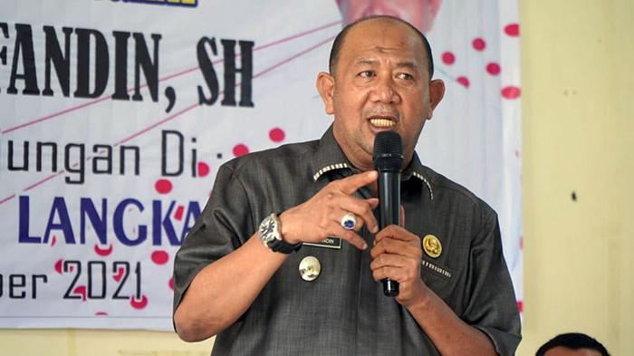 KENA OTT KPK - Bupati Langkat, Syah Afandin, ditangkap dalam OTT KPK yang digelar di Sumut pada Kamis (2/7/2026). Dia diduga terlibat dalam kasus korupsi pengadaan proyek di Pemkab Langkat. Berikut sosoknya.