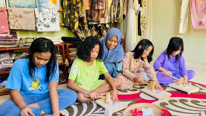 pelatihan ecoprint anak