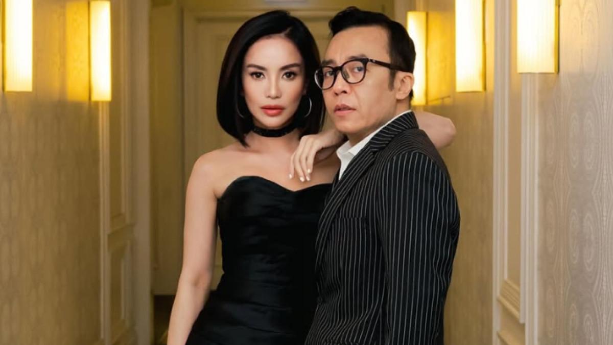 SIFAT ARI LASSO - Dearly Djoshua membocorkan perlakuan Ari Lasso kepada anak-anaknya. Ia juga bersumpah saat ini menjadi wanita yang paling bahagia.