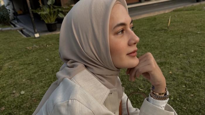 STATUS BARU - Model Paula Verhoeven, dicapture (9/9/2025). 