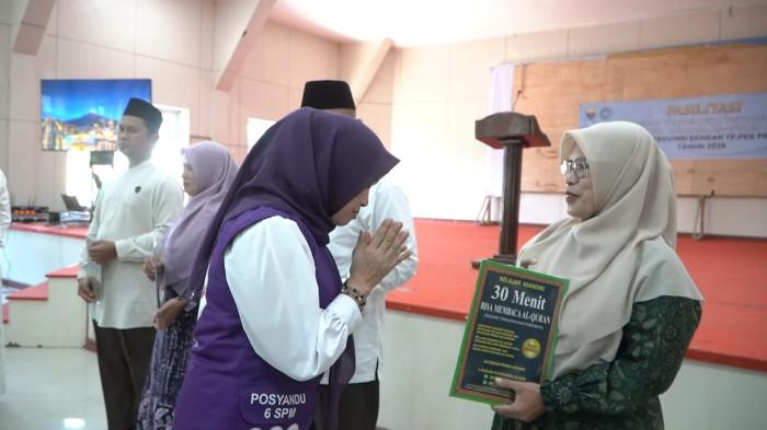Ketua TP PKK Provinsi Jambi, Hj. Hesnidar Haris, SE atau kerap disapa Hesti Haris, melaksanakan kegiatan Training of Trainer (ToT) metode 30 Menit Bisa Membaca Al-Qur’an, pelatihan bagi guru agama SMA dan SMK se-kabupaten/kota di Provinsi Jambi.