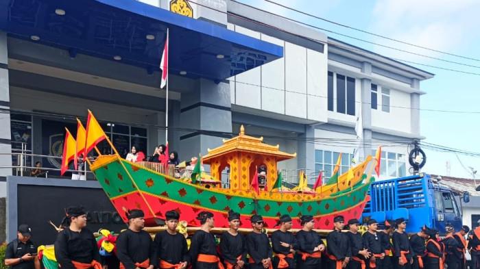 Padaw Tuju Dulung di Pawai Budaya Tarakan 04072026