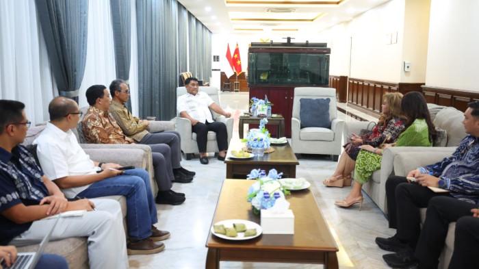 YSK menerima audiensi Panitia Tomohon International Flower Festival (TIFF) 2026
