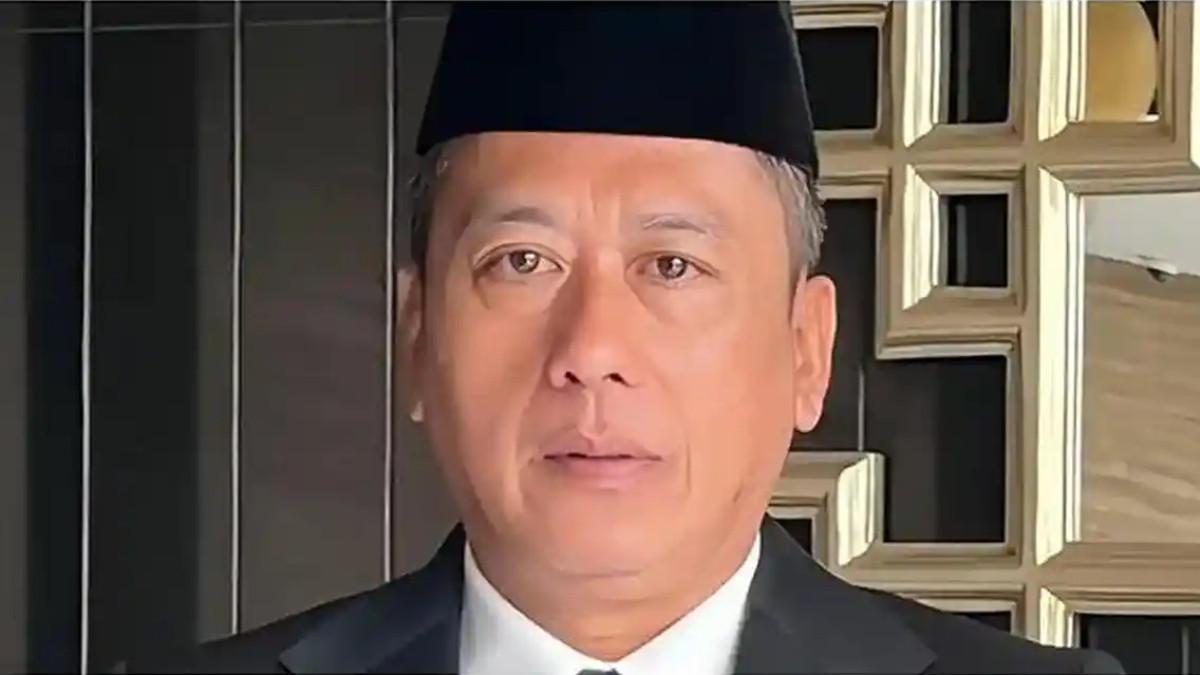 KORUPSI MBG - Lalu Muhammad Iwan Mahardan ditetapkan sebagai tersangka kasus dugaan korupsi MBG oleh Kejaksaan Agung. Ia diduga mengatur penjualan food tray (ompreng) kepada calon mitra SPPG melalui perusahaan yang sengaja dibentuk.