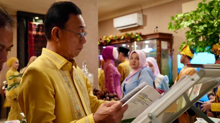PRSU - Bupati Tapanuli Selatan Gus Irawan saat mengunjungi paviliun pada pembukaan Pekan Raya Sumatera Utara (PRSU) ke-50 yang berlangsung di Jalan Gatot Subroto, Medan, Jumat (3/7/2026) malam. 