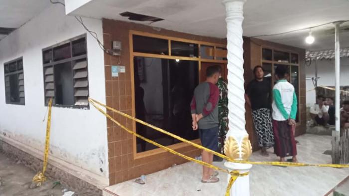 RUMAH DUKA -  Kondisi rumah duka sekaligus TKP penemuan jasad Merinda, korban pembunuhan di Desa Kalipenggung Kecamatan Randuagung, Kabupaten Lumajang Jawa Timur, Jumat (3/7/2026). sosok pelaku pembunuhan merupakan pacar korban sendiri yang sudah dikenal oleh keluarga dan kerabat korban