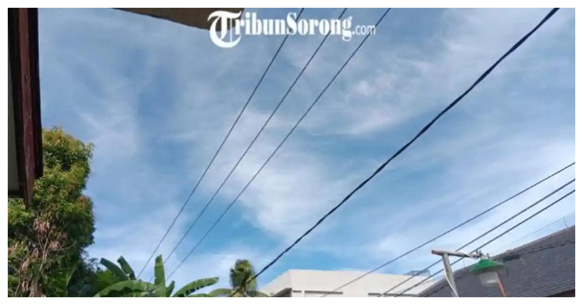 PRAKIRAAN CUACA - Cuacah cerah berawan di Kampung Baru, Kota Sorong, Papua Barat Daya, Kamis (28/5/2026), Foto diambil pada pukul 09.16 WIT. Badan Meteorologi, Klimatologi, dan Geofisika memprakirakan, Kota Sorong, Provinsi Papua Barat Daya berawan seharian pada Jumat (26/6/2026).