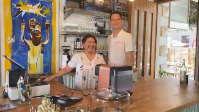 KULINER DI SWISS - Marissa Akbar, dan suaminya, Reto Bosshard pengelola restoran Rumarasa di Wetzikon Zurich, Senin (22/6/2026). Rumarasa satu di antara beberapa kuliner Indonesia yang berlokasi di wilayah Zurich Swiss.