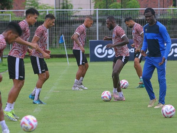PSBS Biak mendatangkan mantan bek timnas Indonesia, Bio Paulin