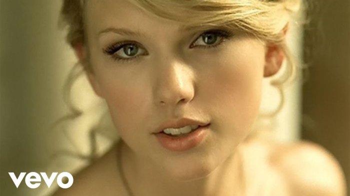 Lirik dan Arti Lagu Love Story Dinyanyikan Taylor Swift, We Were Both Young When I First Saw You