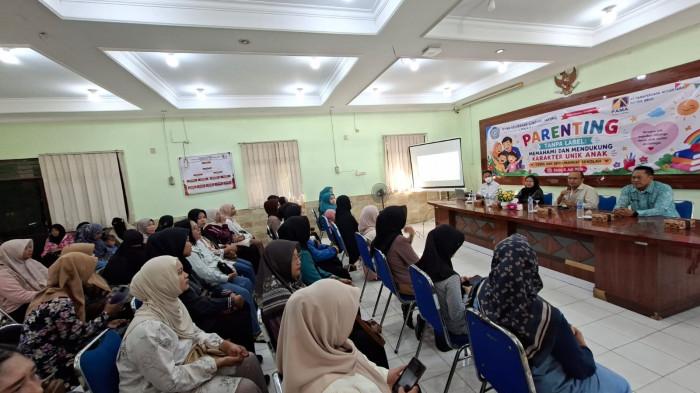Kegiatan parenting yang digelar PT   Pamapersada Nusantara BBSO 22