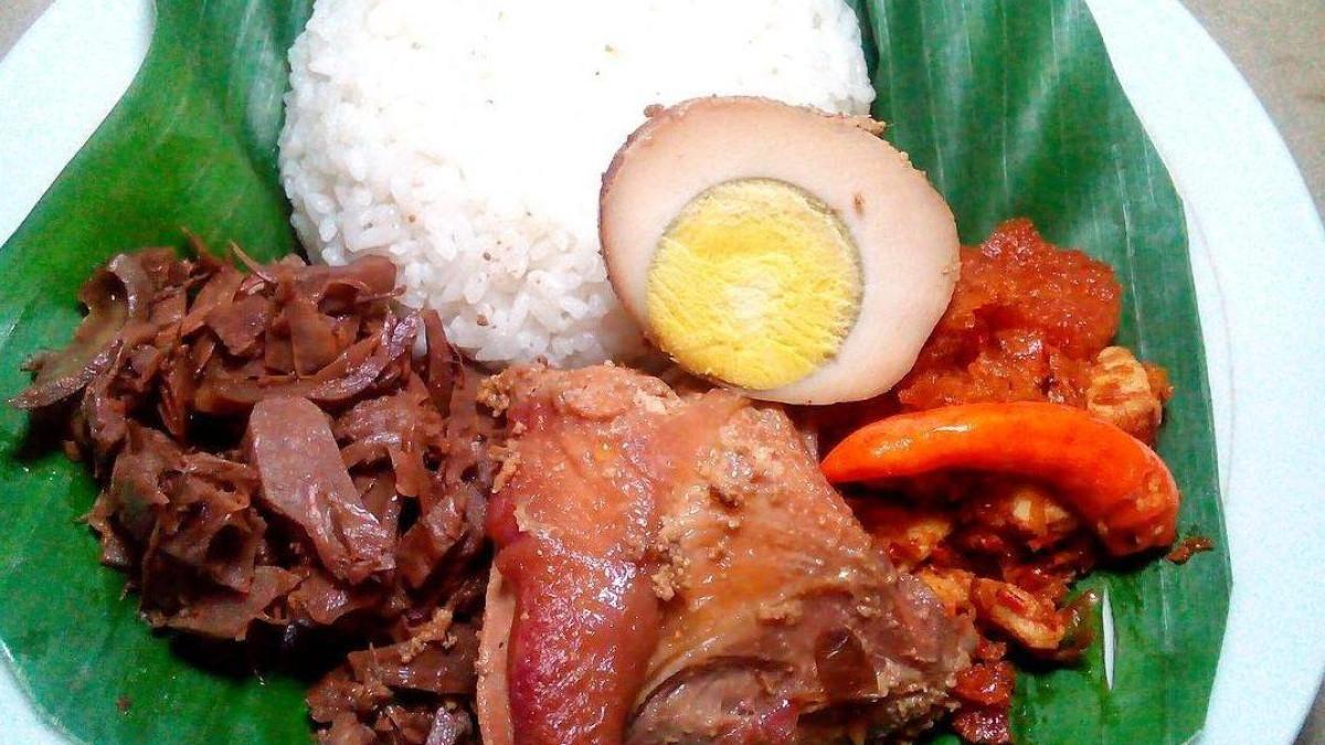 GUDEG KOYOR - Ilustrasi gudeg koyor, kuliner empuk dan kenyal yang cocok jadi menu makan malam.