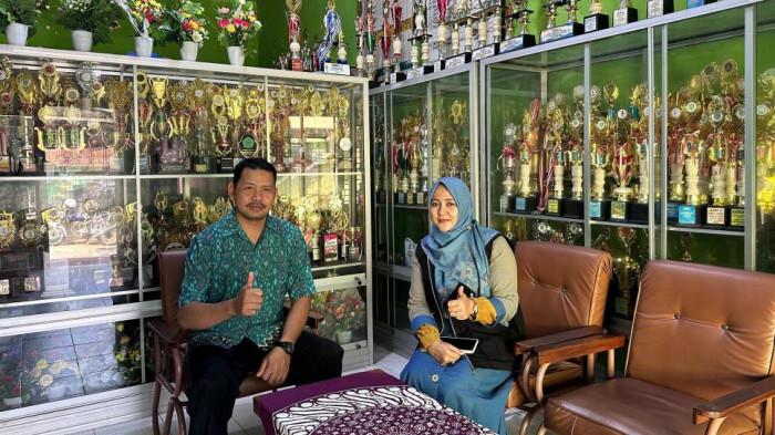 20260706 Direktur UT Purwokerto mengawasi ujian online di Banjarnegara