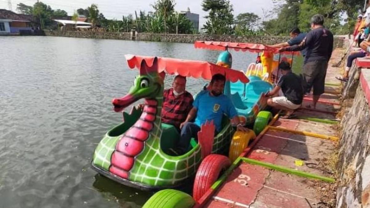 WISATA KLATEN - Wahana wisata odong-odong di kawasan Pendopo Monumen Kedamaian Perempuan, Klaten.