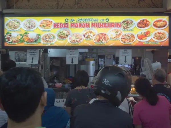 40 Tahun Jual Nasi Lemak Rp14 Ribuan, Penjual Ini Pantang Naikkan Harga