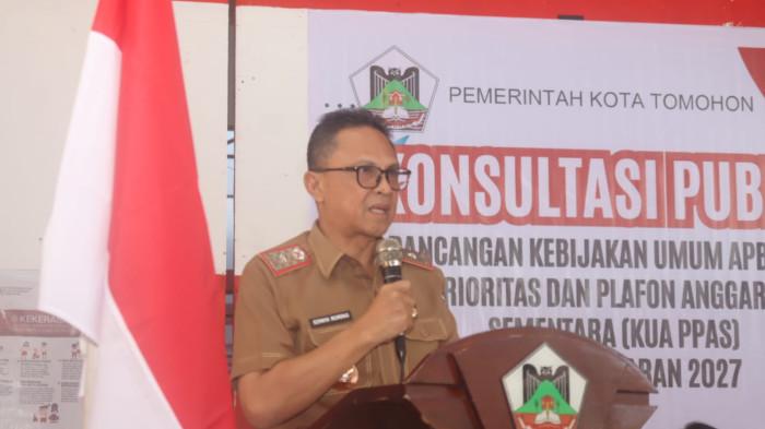 KEBIJAKAN - Sekretaris Daerah Kota Tomohon Edwin Roring yang mewakili Wali Kota Tomohon hadiri pelaksanaan Konsultasi Publik Rancangan Kebijakan Umum Anggaran (KUA) dan Rancangan Prioritas dan Plafon Anggaran Sementara (PPAS) Tahun Anggaran 2027 yang digelar di Anugerah Hall Tomohon, Senin (6/7/2026).
