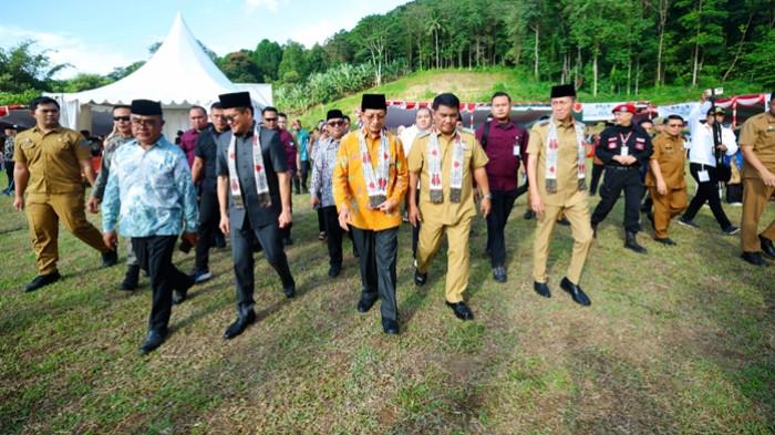 PEMPROV SULUT - Gubernur Sulawesi Utara Yulius Selvanus Komaling menghadiri pembukaan Musabaqah Tilawatil Qur'an (MTQ) XXXI Tingkat Provinsi Sulawesi Utara Tahun 2026 yang digelar di Alun-alun Pemerintah Kabupaten Minahasa Utara, Senin (6/7/2026).