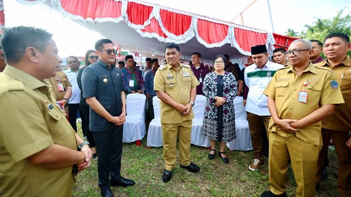 PEMPROV SULUT - Gubernur Sulawesi Utara Yulius Selvanus Komaling (YSK) menghadiri pembukaan Musabaqah Tilawatil Qur'an (MTQ) XXXI Tingkat Provinsi Sulawesi Utara Tahun 2026 yang digelar di Alun-alun Pemerintah Kabupaten Minahasa Utara, Senin (6/7/2026). (Dok: Tim YSK)