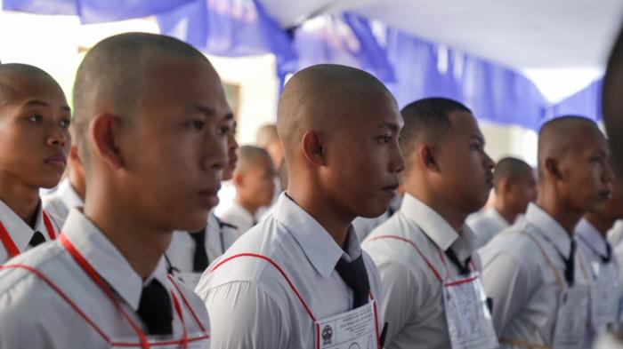 MAGANG - Ratusan peserta dari berbagai daerah di Indonesia mengikuti seleksi Program Magang ke Jepang 2026 di Kantor Dinas Ketenagakerjaan dan Transmigrasi Provinsi Jawa Tengah, Senin (6/7/2026). Dari Pemalang hingga Nusa Tenggara Barat, mereka membawa cerita dan mimpi yang sama, yakni mengubah kehidupan keluarga melalui kesempatan bekerja dan belajar di Jepang.