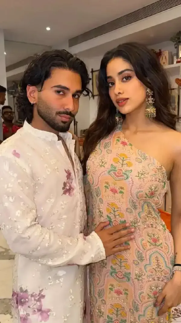 Kapoor sisters' fashion style at Anshula Kapoor's mehendi ceremony