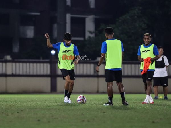 Septian David Maulana sedang berlatih bersama Indonesia All Star di Stadion PTIK, Jakarta Selatan, Kamis (3/7/2025).