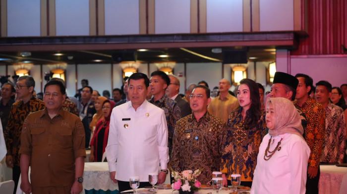 HUTAN KALBAR- Gubernur Ria Norsan saat menghadiri Penyerahan Persetujuan Menteri Kehutanan terkait Perdagangan Karbon dan peresmian 