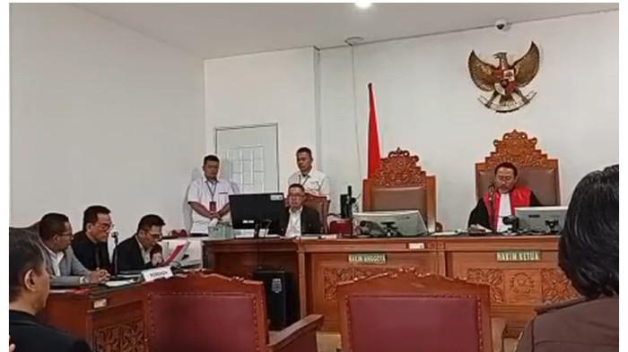 PRAPERADILAN ROY SURYO - Momen saat sidang gugatan praperadilan Roy Suryo di Pengadilan Negeri (PN) Jakarta Selatan, Senin (29/6/2026). Gugatan terkait dengan penangkapan terhadap Roy Suryo terkait kasus tuduhan ijazah palsu Jokowi pada Jumat (19/6/2026) di kediamannya di Bintaro, Tangerang Selatan, Banten. Adapun tergugat dalam gugatan ini yakni Polda Metro Jaya dan Kejagung.
