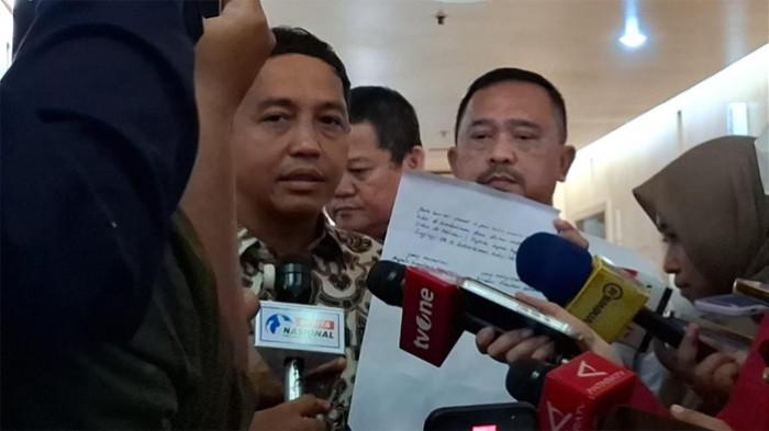 KASUS DUGAAN SUAP - Menteri Kehutanan RI Raja Juli Antoni menyampaikan klarifikasi terkait kasus hukum di Komisi Pemberentasan Korupsi (KPK) yang menyeret namanya. Raja Juli menyampaikan klarifikasinya di kantor Kementerian Kehutanan, Jakarta, Jumat (3/7/2026).