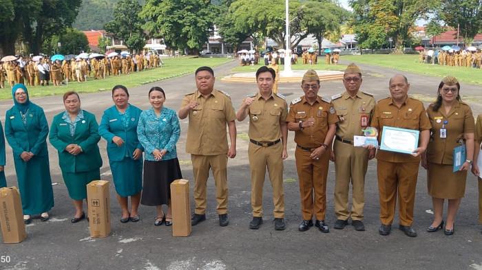 Apel kerja bersama ASN yang berlangsung di Lapangan Santiago Rumah Jabatan Bupati