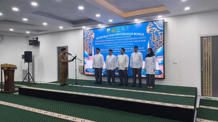 Wakil Bupati Kotabaru, Syairi Mukhlis mengukuhkan pengurus LPTQ Kotabaru untuk periode 2025-2029