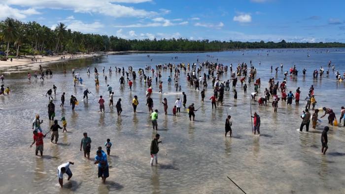 BIAK NUMFOR - Aktivitas snap mor yang dirangkai dalam agenda Festival Budaya Munara Wampasi 2026.