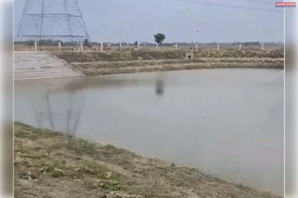 31 passports found in a pond in Mirzapur. Location: Tulapur village, Kachwan police station area, Mirzapur (Uttar Pradesh) What is the whole matter?