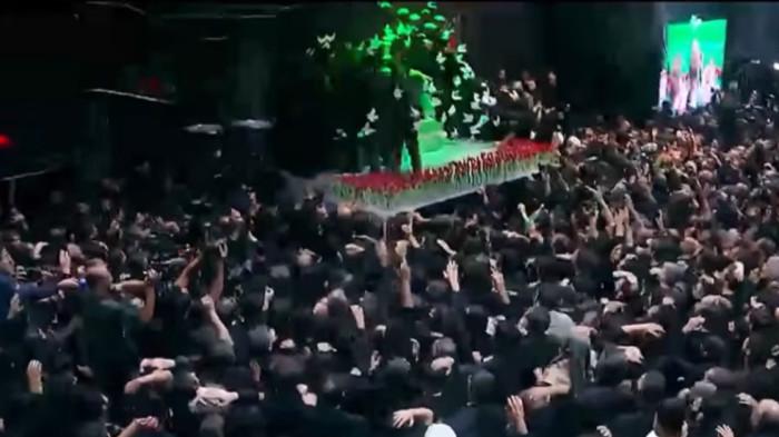 PEMAKAMAN ALI KHAMENEI - Tangkap layar YouTube Al Jazeera English pada Sabtu (4/7/2026) menunjukkan Iran mengadakan upacara pemakaman mendiang mantan Pemimpin Tertinggi Ali Khamenei yang berlangsung selama beberapa hari.