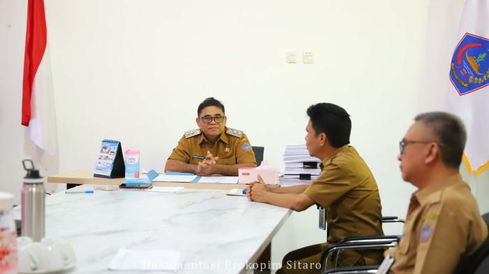 RAKER - Rapat Kerja Tim Anggaran Pemerintah Daerah (TAPD) yang dipimpin langsung oleh Plt. Bupati Kepulauan Sitaro, Heronimus Makainas, SE, di Ruang Rapat Sekretaris Daerah, Selasa (7/7/2026).