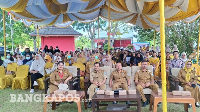 PENGGERAKAN BUMIL SEHAT -- Sejumlah masyarakat ketika mengikuti program Penggerakan Bumil Sehat di Kantor Kelurahan Teladan, Rabu (8/7/2026). Program tersebut guna menekan angka kematian ibu dan bayi.