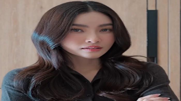 UNGKAP FAKTA -- Kubu Sarwendah siap membeberkan fakta menyeluruh mengenai perjalanan pernikahan mereka selama 11 tahun di pengadilan, sembari tetap berjuang mempertahankan hak asuh kedua putri mereka.
