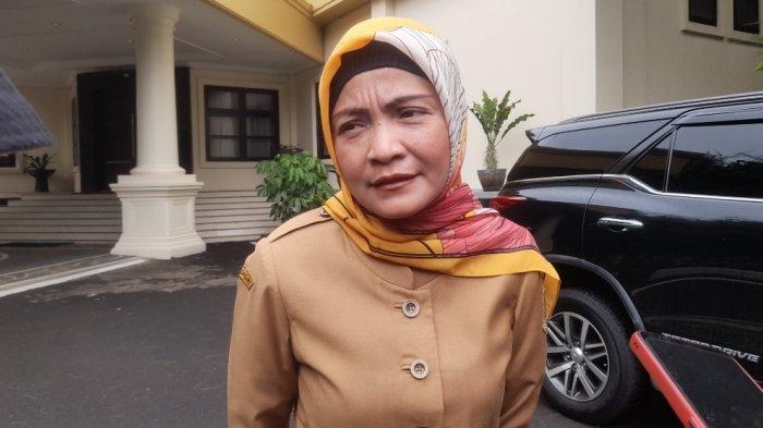 Kepala Dinas Kesehatan Provinsi Banten, Ati Pramudji Hastuti mengatakan, pihaknya berencana melakukan pemeriksaan kesehatan lingkungan di terminal-terminal.