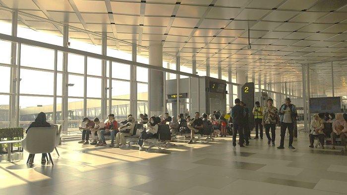 Ruang tunggu penumpang di terminal keberangkatan Bandara Dhoho Kediri, Rabu, 11 Desember 2024.