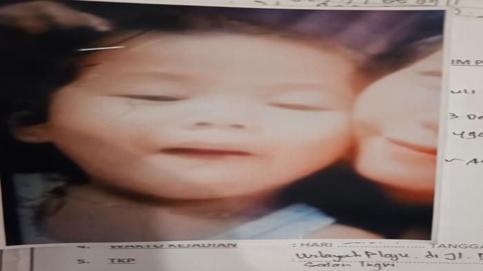 ORANG HILANG -- AK, anak yang dilaporkan menghilang bersama ibunya, Wulan (32) sejak Sabtu (23/5/2026). Hilangnya ibu dan anak ini dilaporkan Yuklian (51) ke SPKT Polrestabes Palembang, Kamis (9/7/2026).