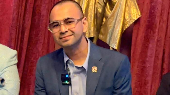 PIN ATM RAFFI - Raffi Ahmad membantah lakukan pencucian uang dan suap dan membongkar rahasia keuangan hingga kendali istri yang membuatnya tak tahu pin ATM.