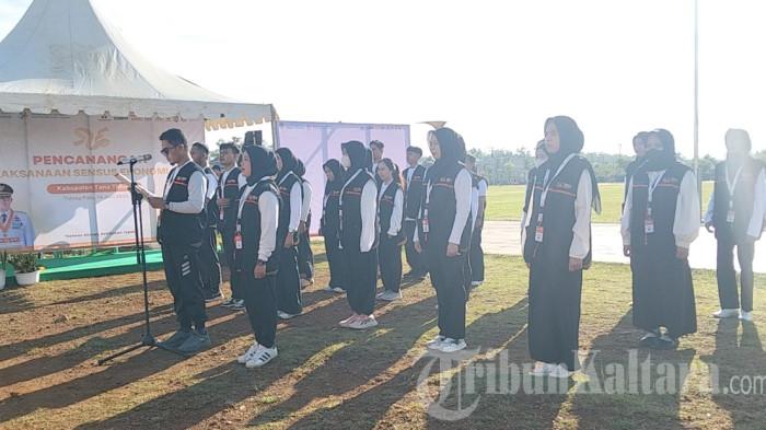 SENSUS EKONOMI - Momen pengucapan sumpah petugas Sensus Ekonomi di RTH Joesoef Abdullah, Jalan Perintis, Tideng Pale, Kecamatan Sesayap, Kabupaten Tana Tidung, Kaltara, gambar diambil Minggu (14/6/2026). Petugas masih kerap menerima penolakan dari masyarakat saat mendata.