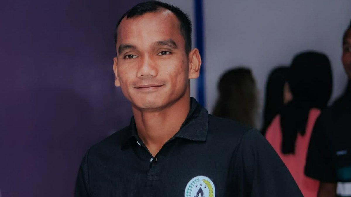 Winger lincah PSS Sleman, Riko Simanjuntak sebelum pertandingan melawan Persik Kediiri di pekan 19 Liga 1 2024/2025.