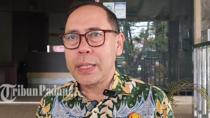 PEMBONGKARAN STADION - Kepala Dinas Pemuda dan Olahraga (Dispora) Sumatera Barat, Mahdianur, Kamis (9/7/2026). Dia mengatakan proses pembongkaran dimulai setelah pemenang lelang peruntuhan stadion ditetapkan oleh Kantor Pelayanan Kekayaan Negara dan Lelang (KPKNL).