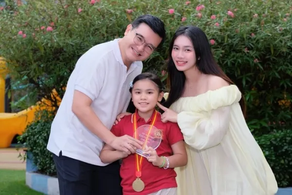 Film director Vo Thanh Hoa family shares their pride in their childs growth and achievements after three years at VAS. Photo courtesy of the family