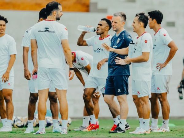 Suasana latihan Timnas Indonesia di Bali.